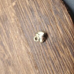 P135 14k gold heart‎ drop charm